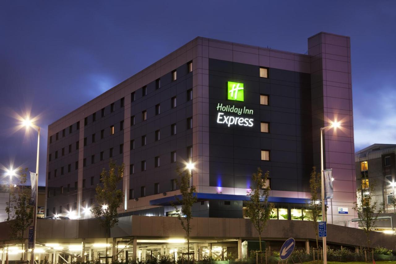 Holiday Inn Express Aberdeen - Bridge Of Don Ngoại thất bức ảnh